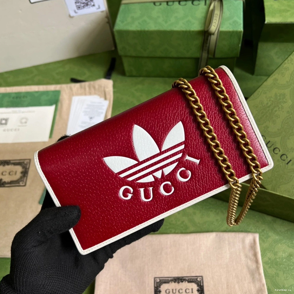 First bag ru x Gucci Adidas wallet with chain 0814